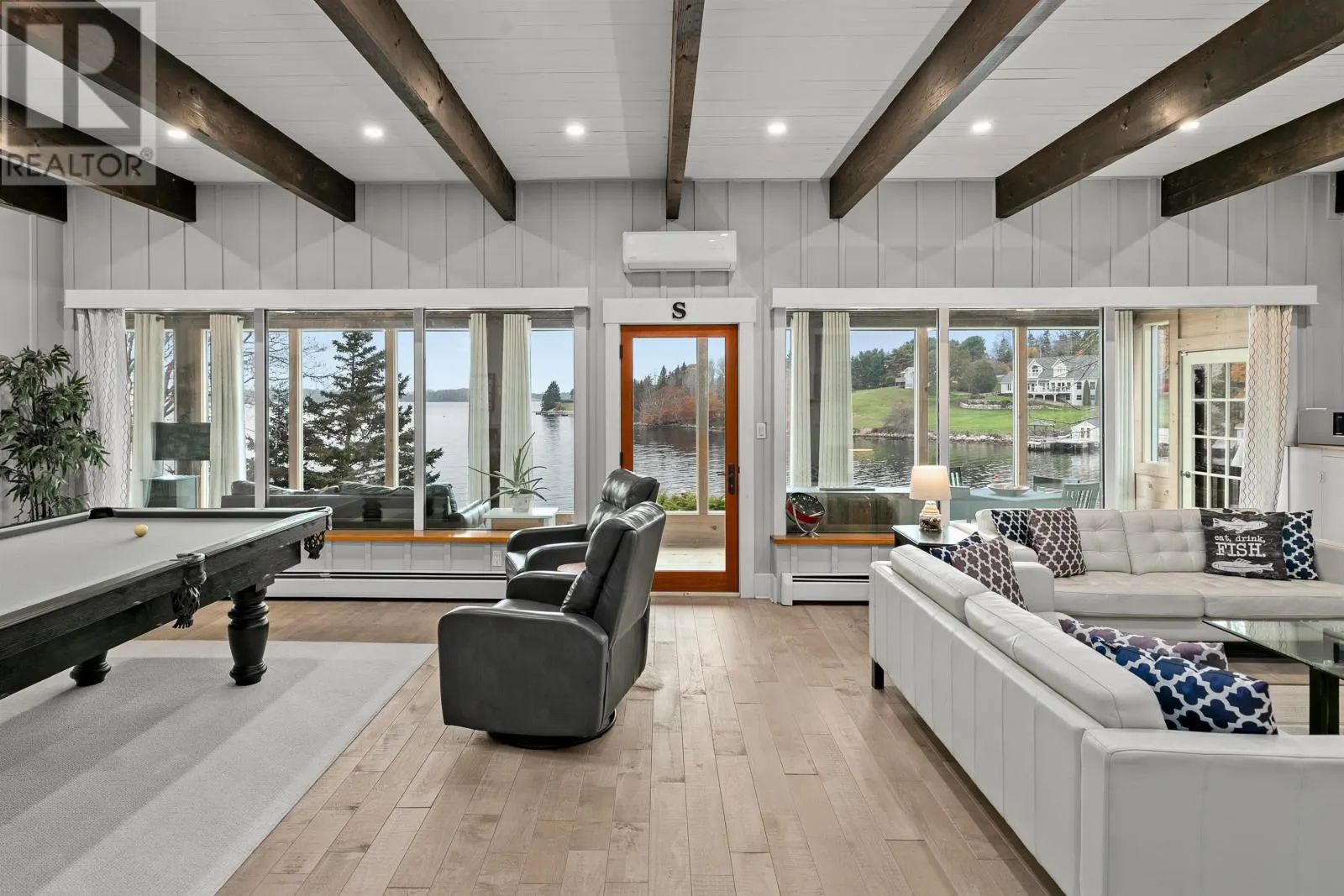 10680 Peggys Cove Road