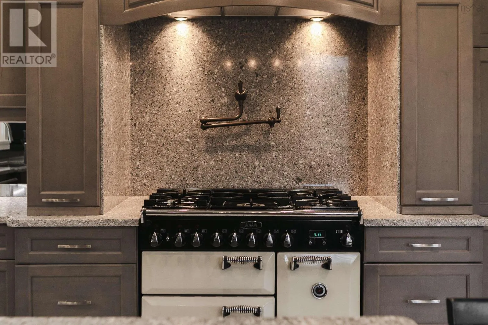 10680 Peggys Cove Road