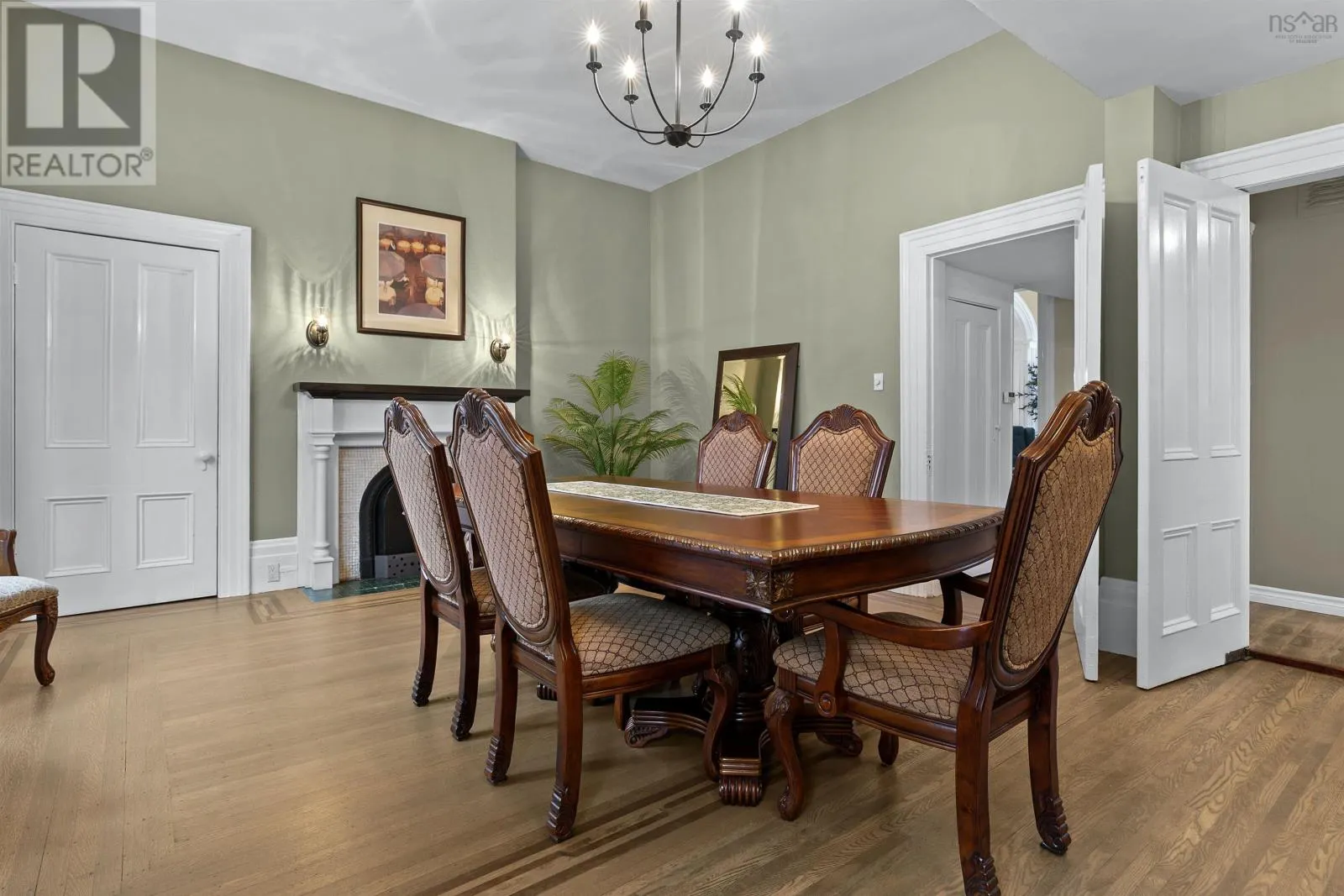 202 Washington Street