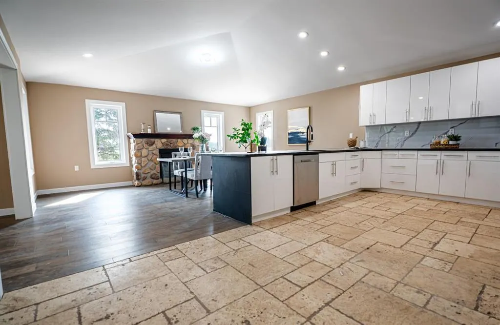 949 Strathnaver Avenue