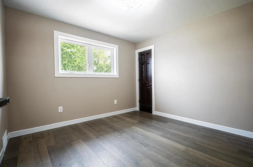 949 Strathnaver Avenue