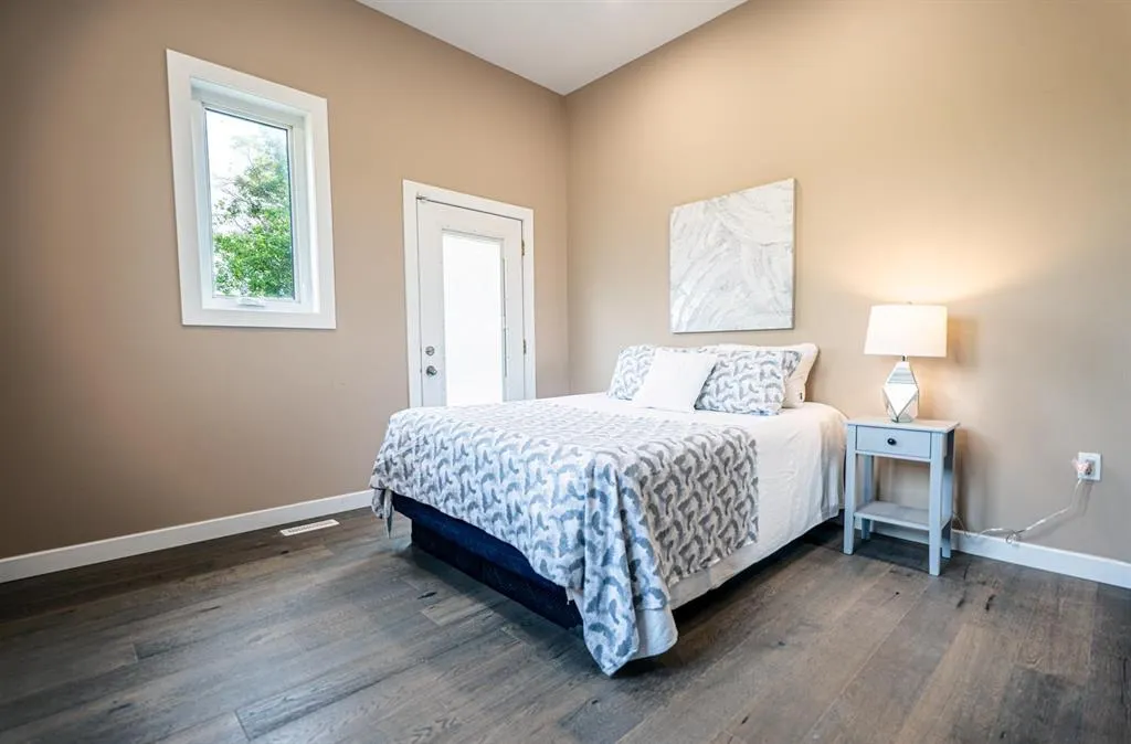 949 Strathnaver Avenue