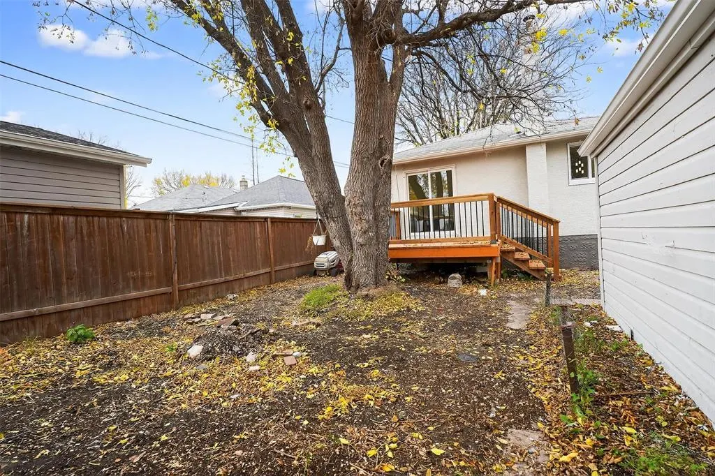 658 Sandhurst Avenue