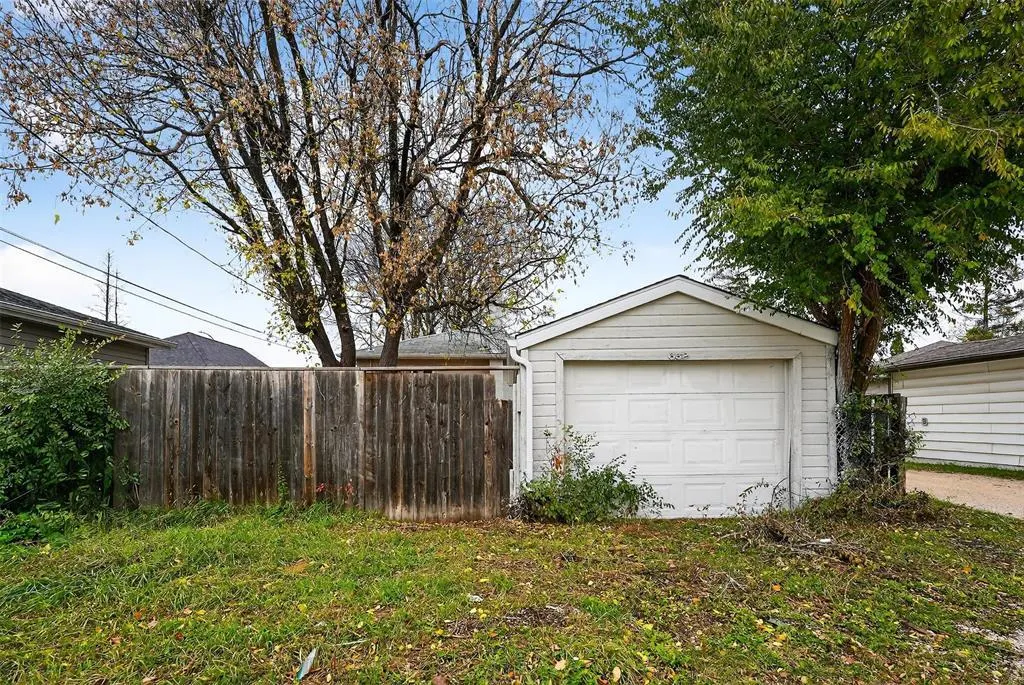 658 Sandhurst Avenue