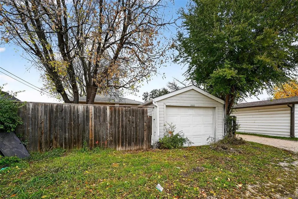 658 Sandhurst Avenue