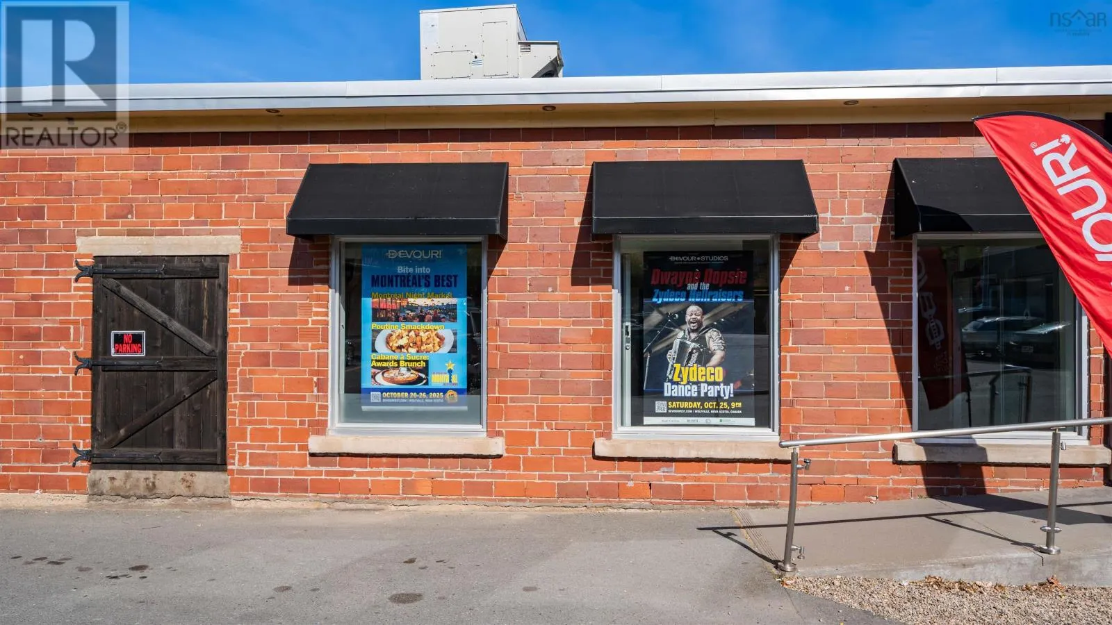 Retail Unit 1 360 Main Street