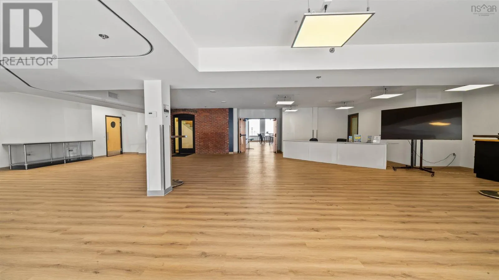 Retail Unit 1 360 Main Street