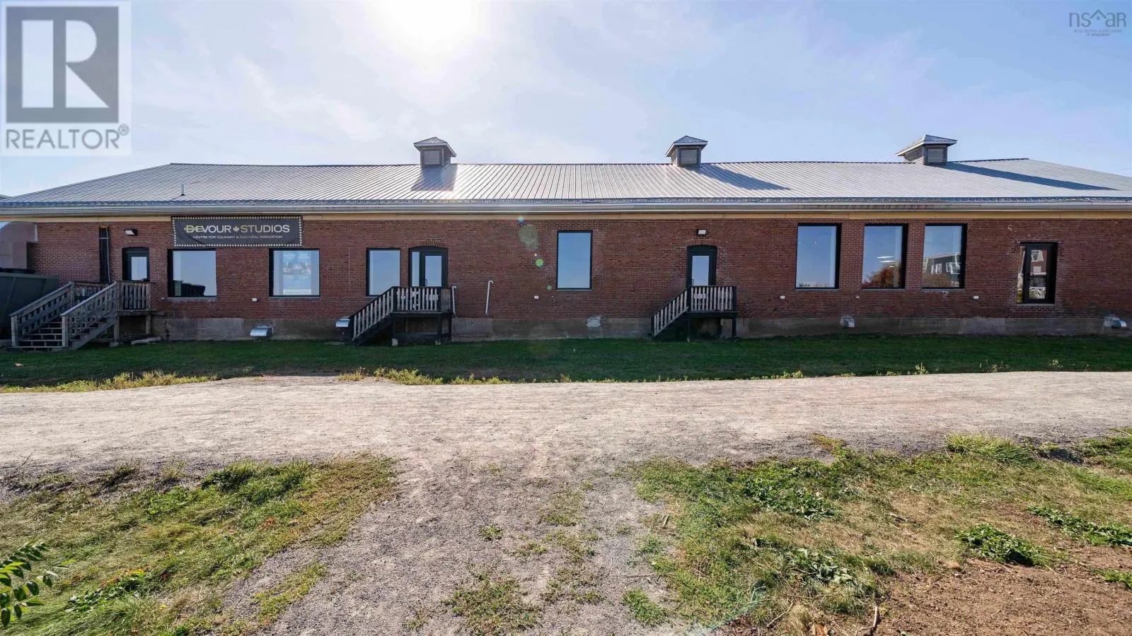 Retail Unit 1 360 Main Street