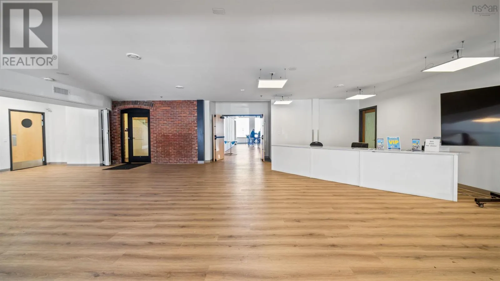 Retail Unit 1 360 Main Street