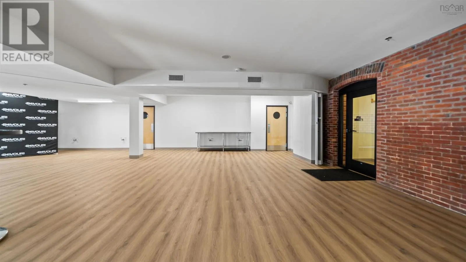 Retail Unit 1 360 Main Street