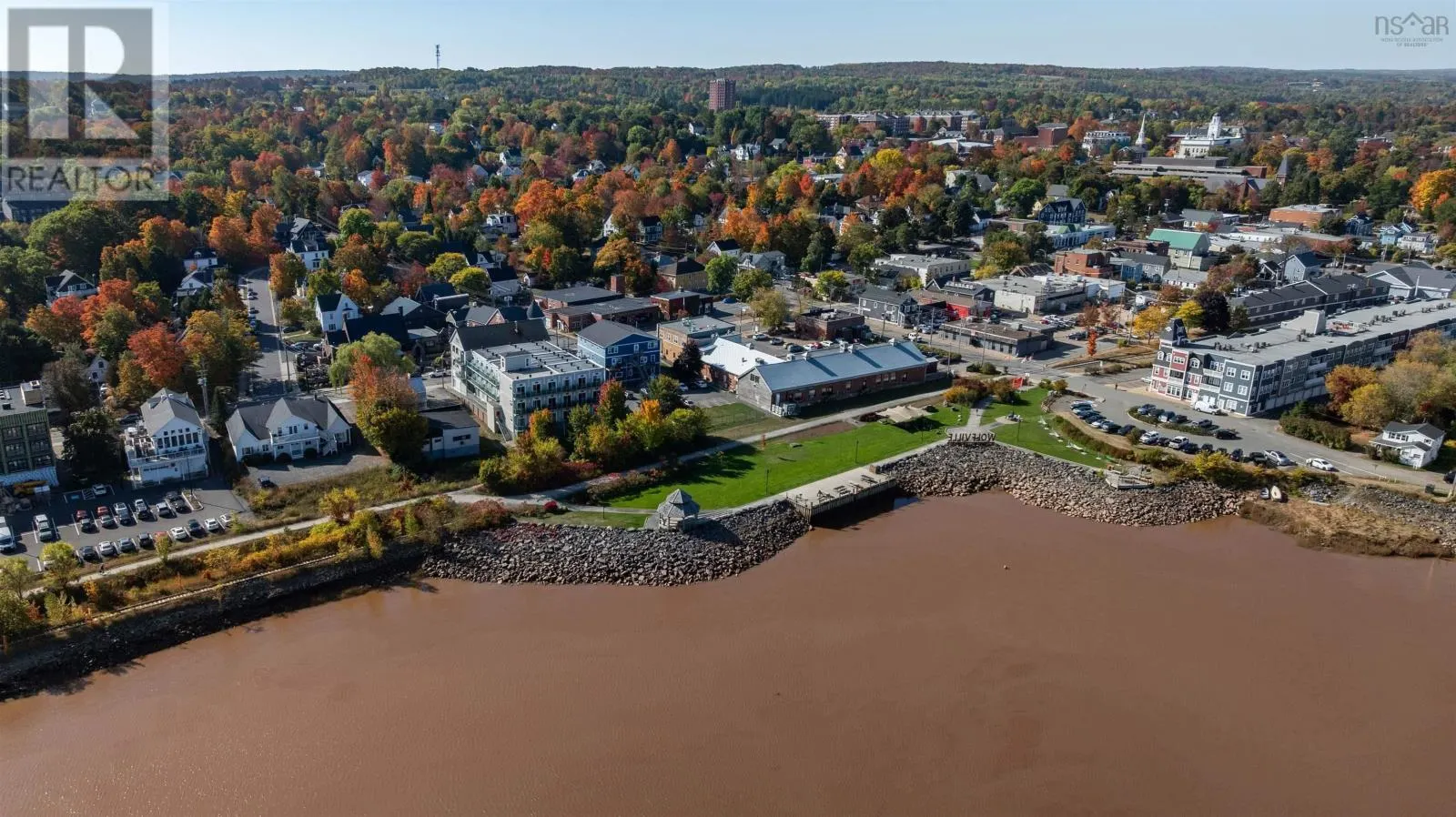 Retail Unit 1 360 Main Street