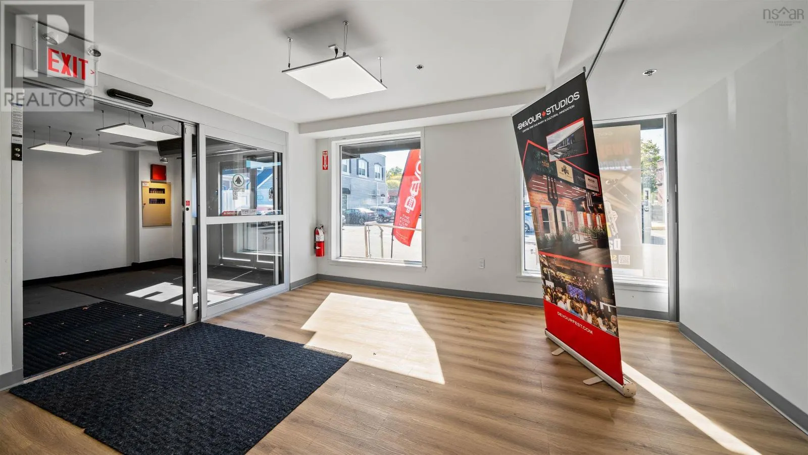 Retail Unit 1 360 Main Street