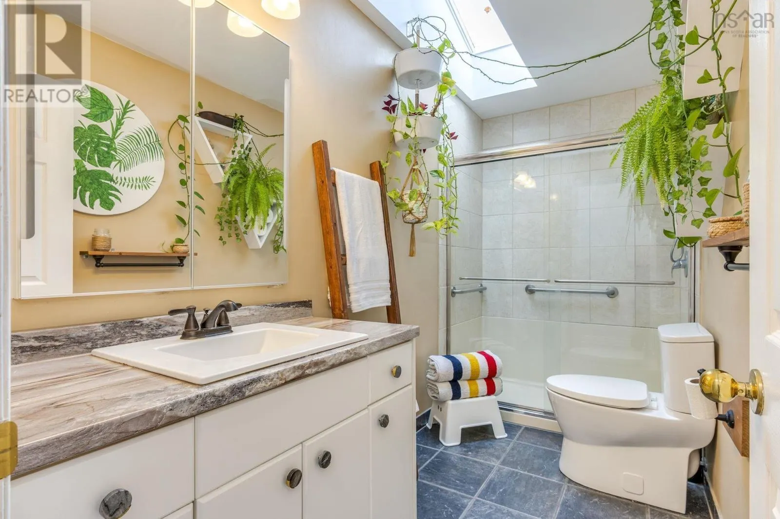 7 Lake Charles Drive