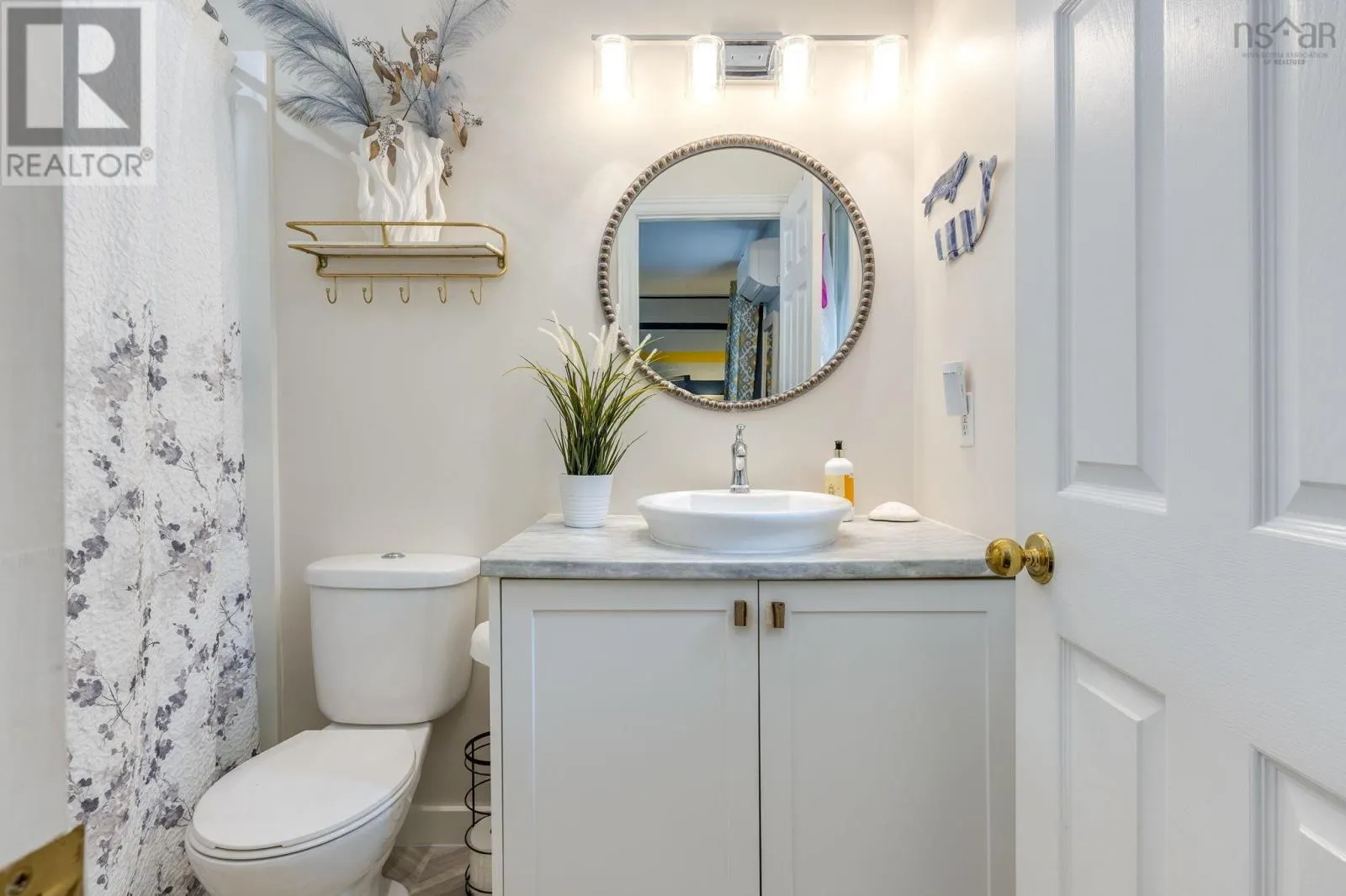 7 Lake Charles Drive