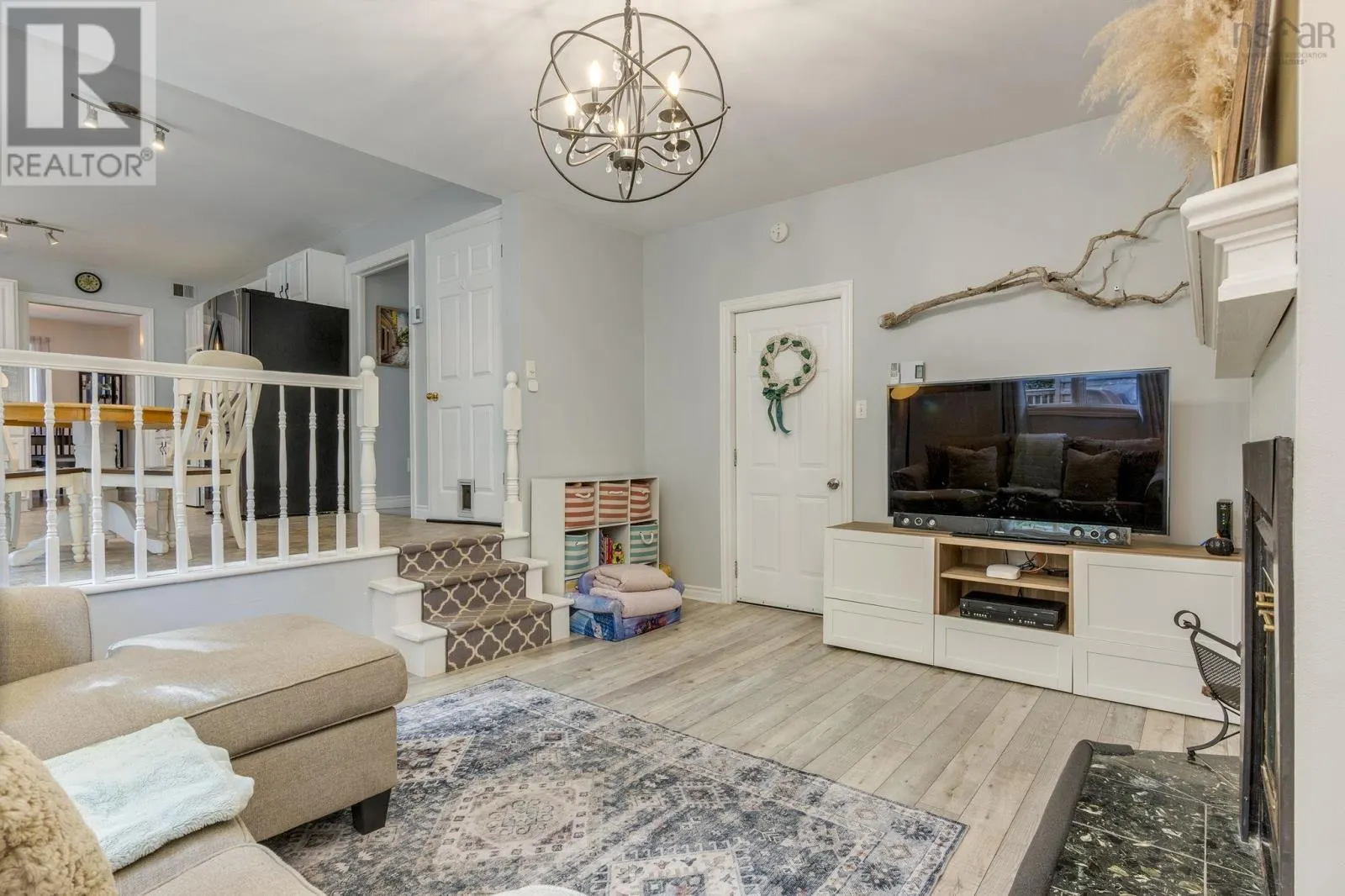 7 Lake Charles Drive