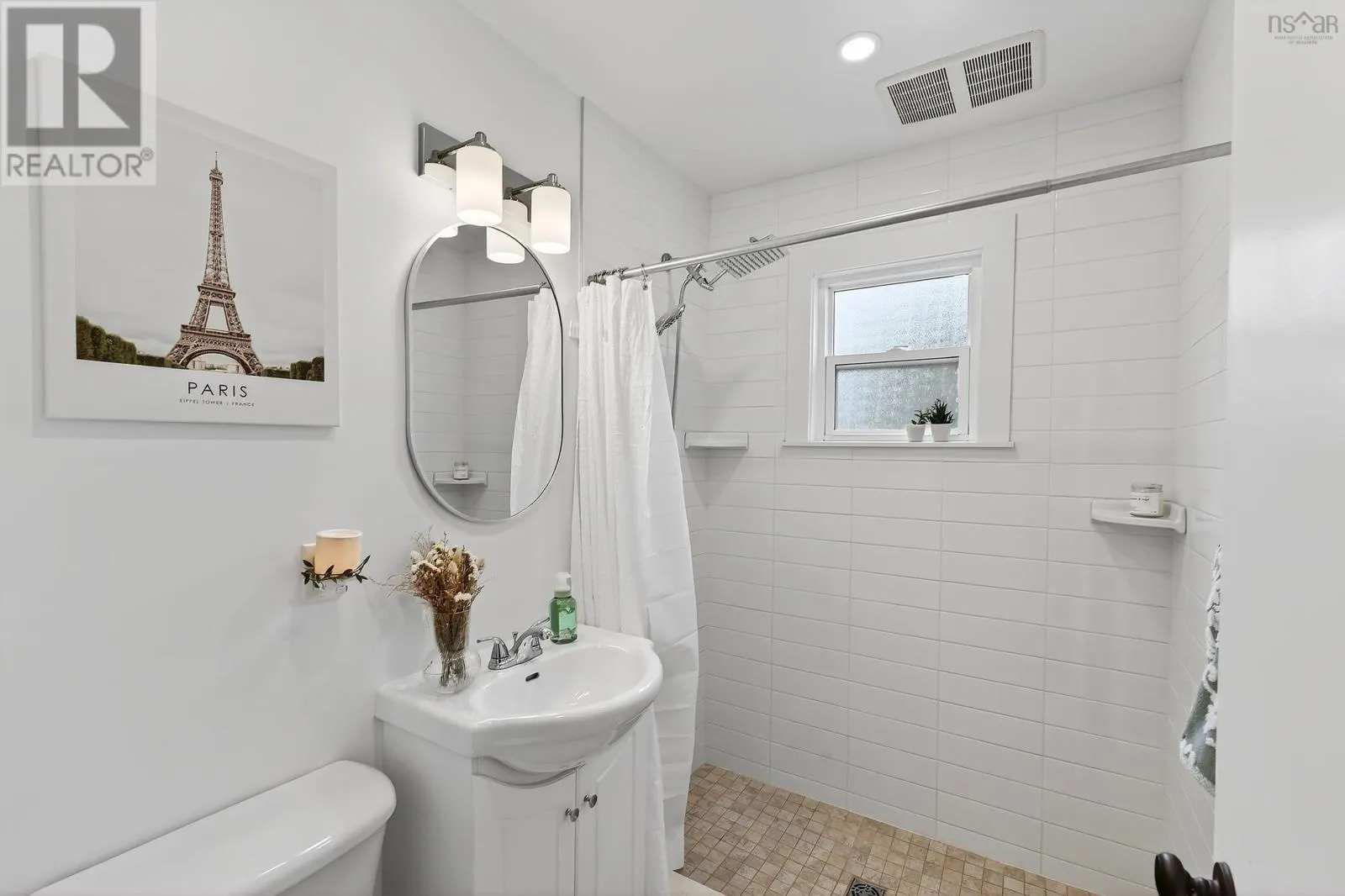 2500 Connaught Avenue