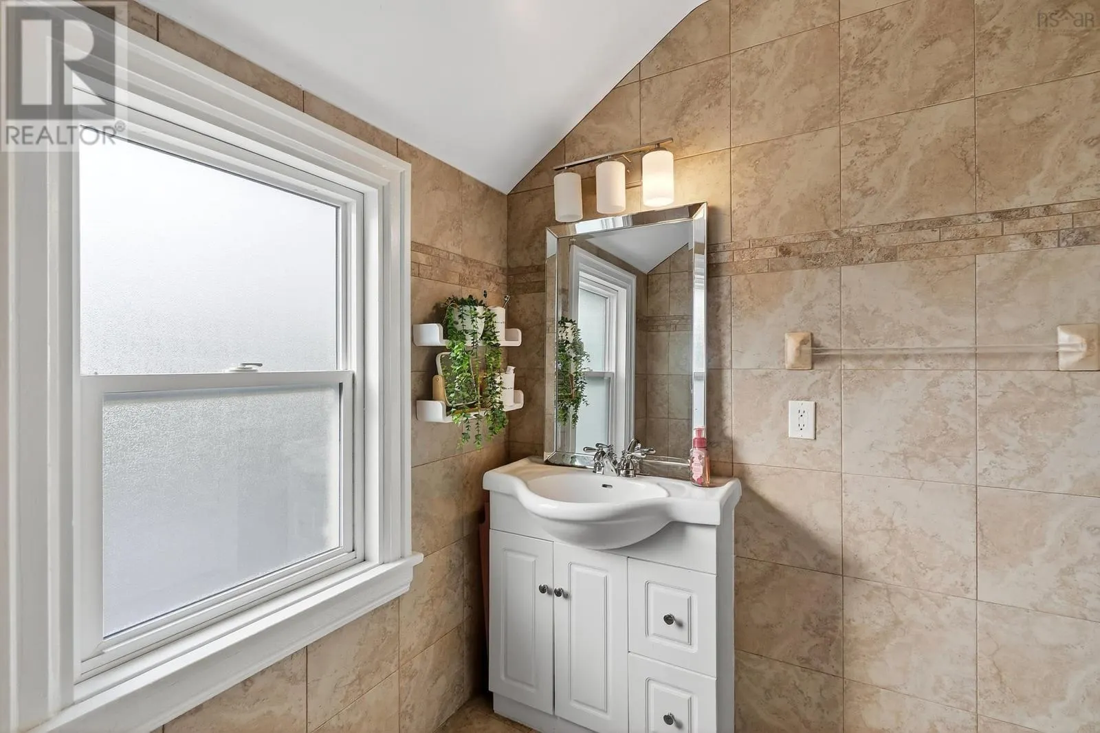 2500 Connaught Avenue