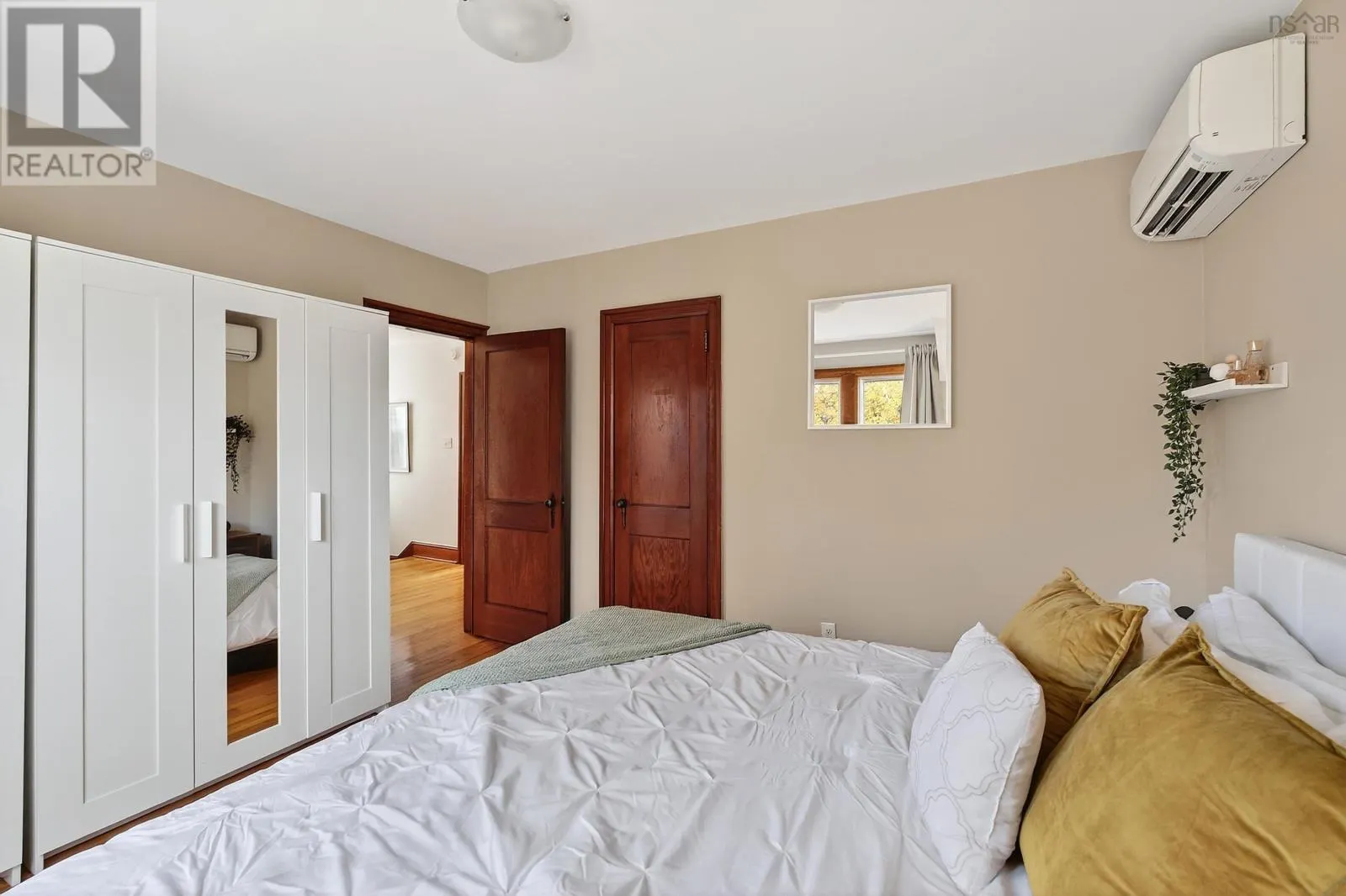 2500 Connaught Avenue