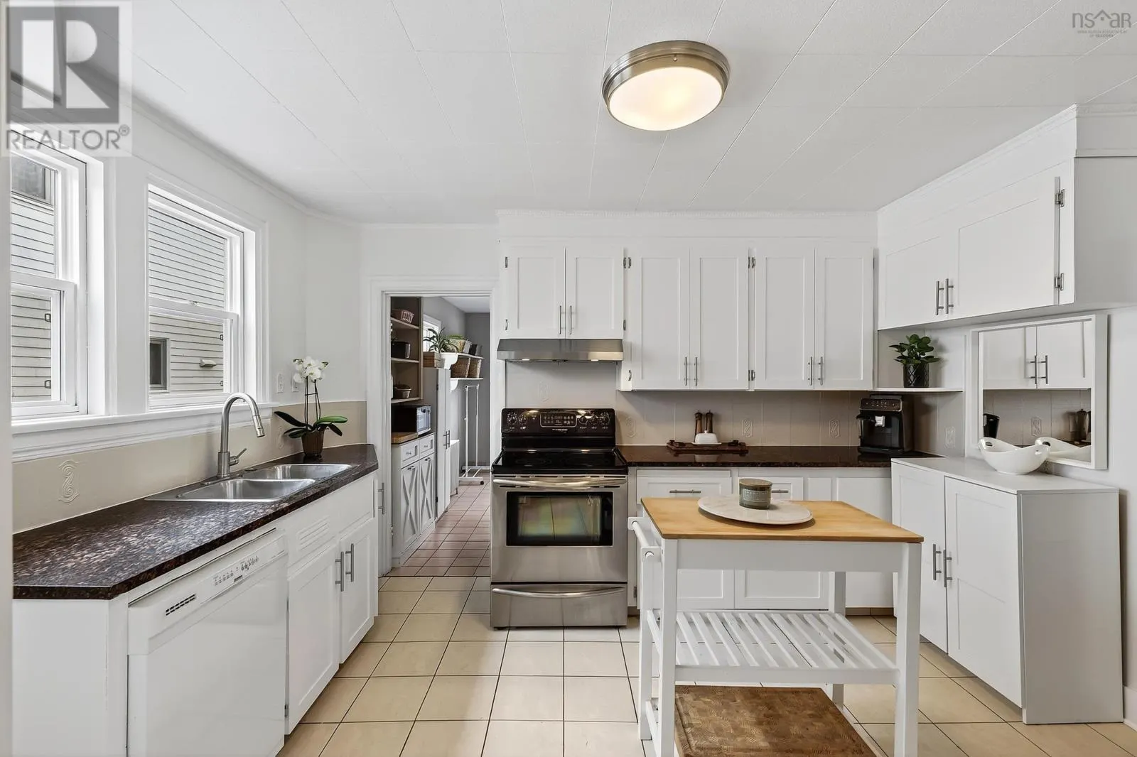 2500 Connaught Avenue