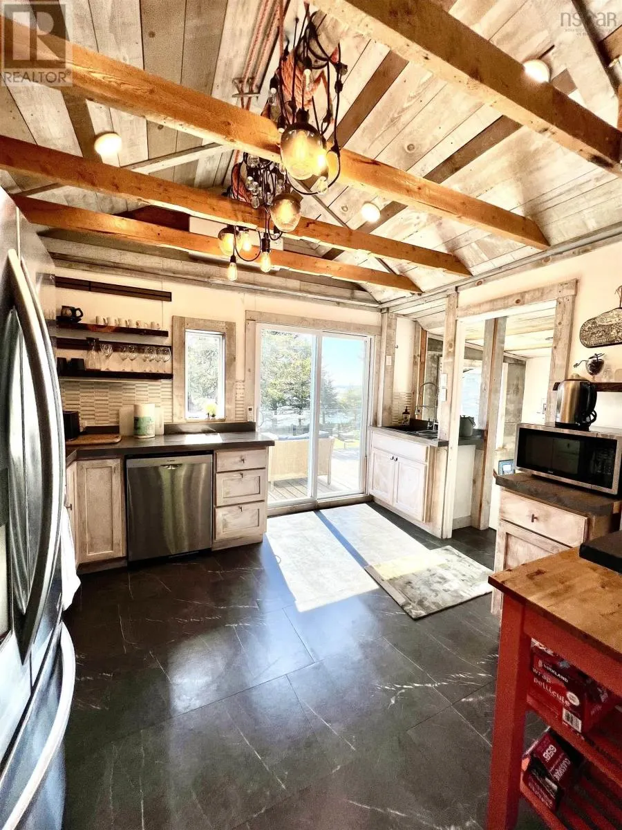 8848 St Margarets Bay Road