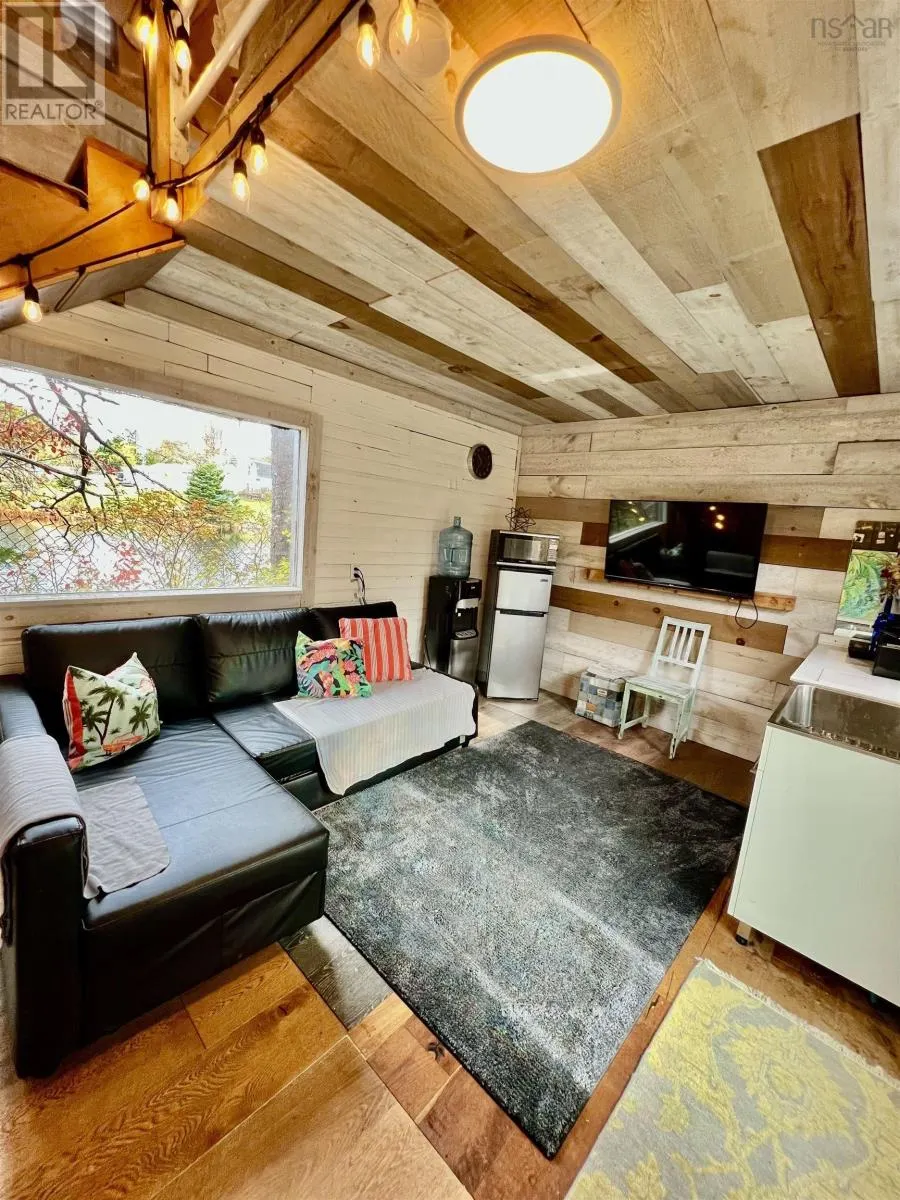 8848 St Margarets Bay Road