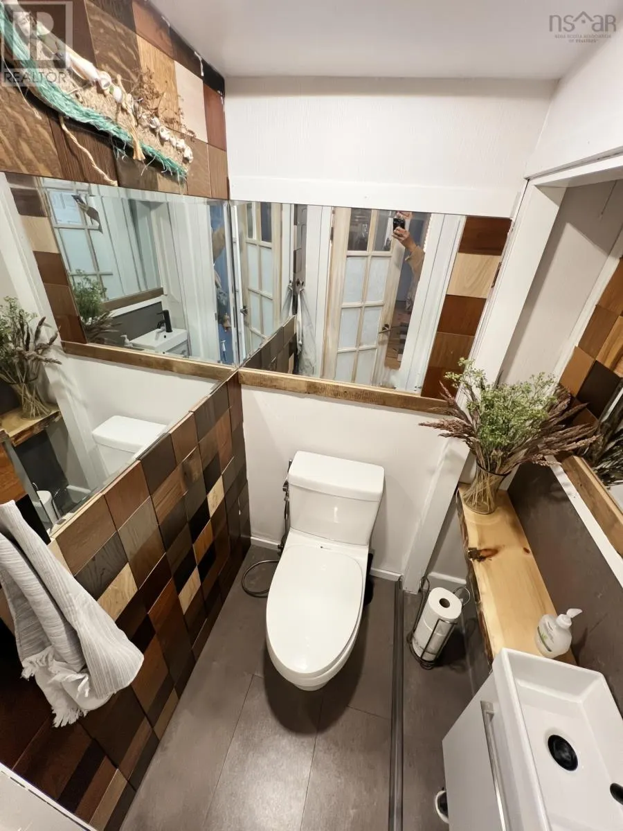 8848 St Margarets Bay Road