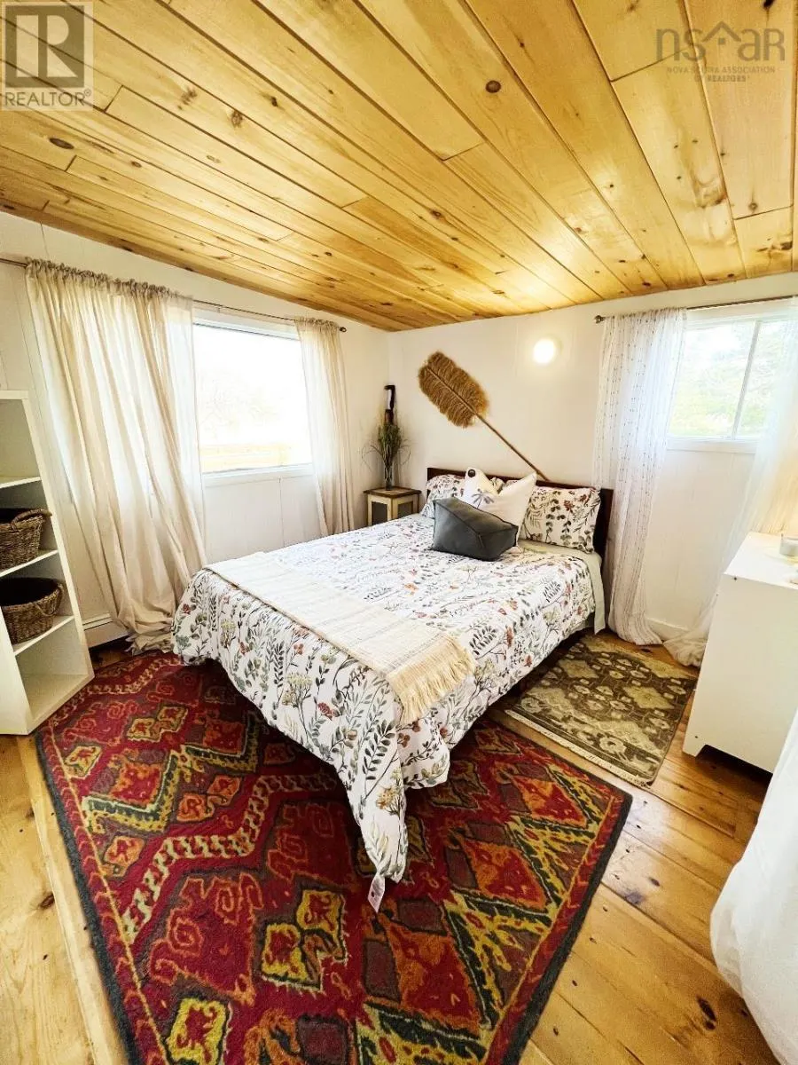 8848 St Margarets Bay Road