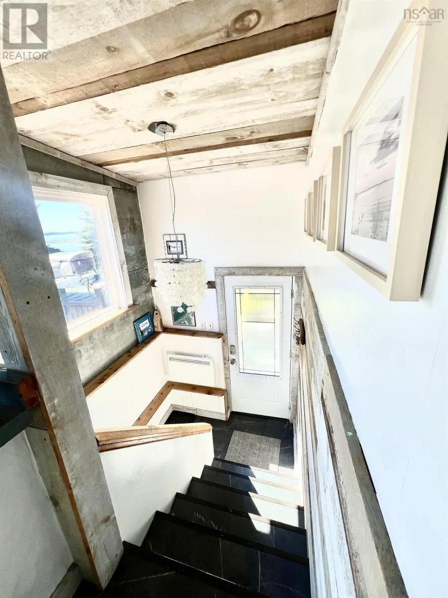 8848 St Margarets Bay Road