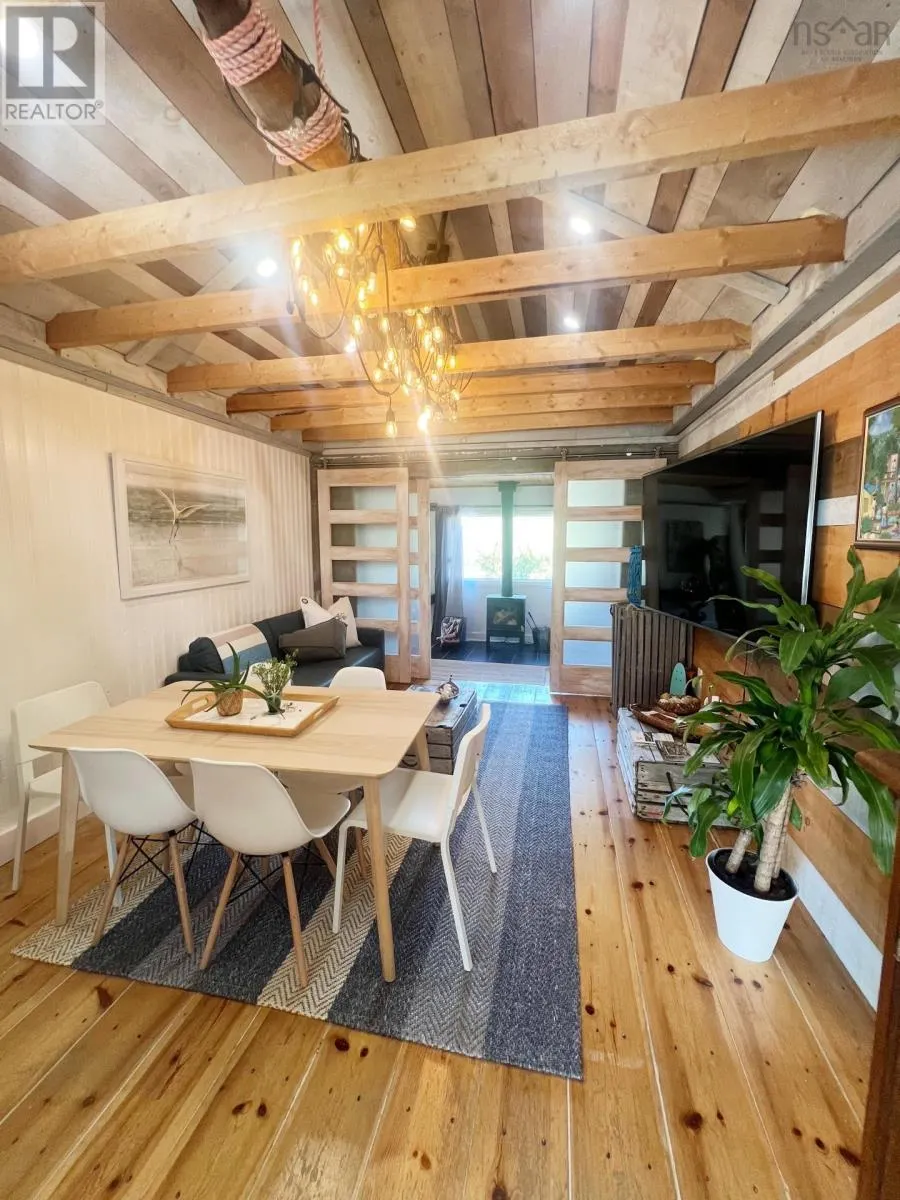 8848 St Margarets Bay Road