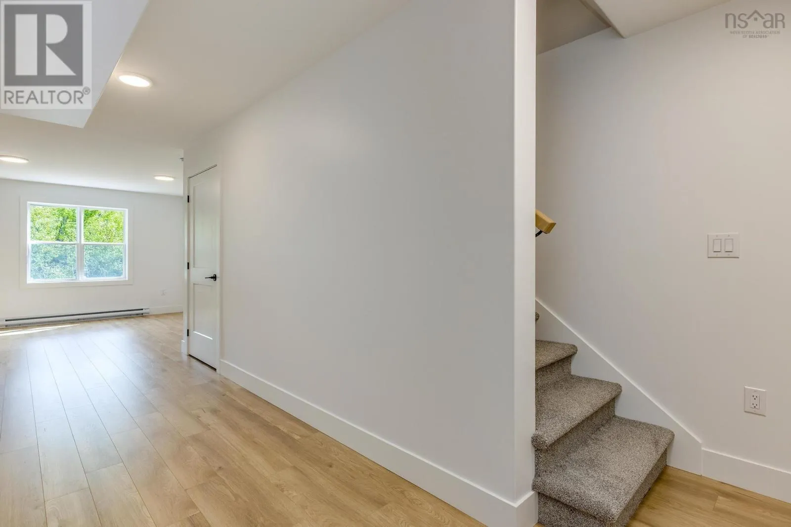 DA57 193 Darner Drive