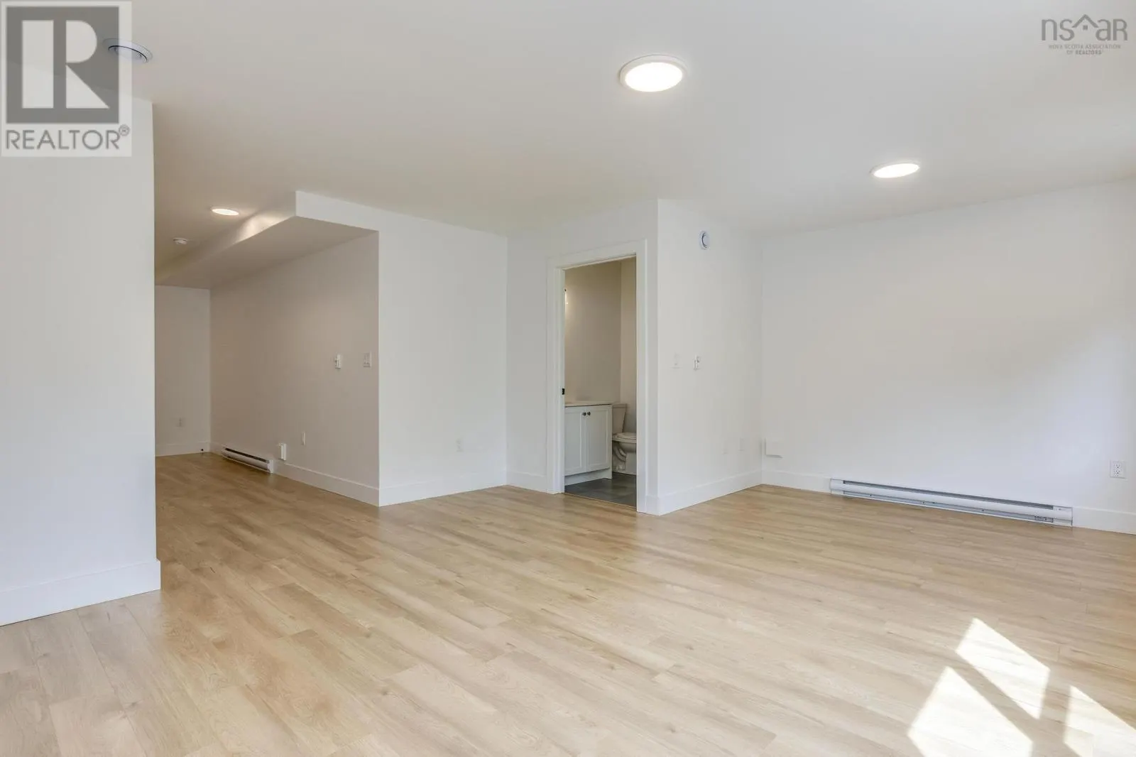 DA57 193 Darner Drive