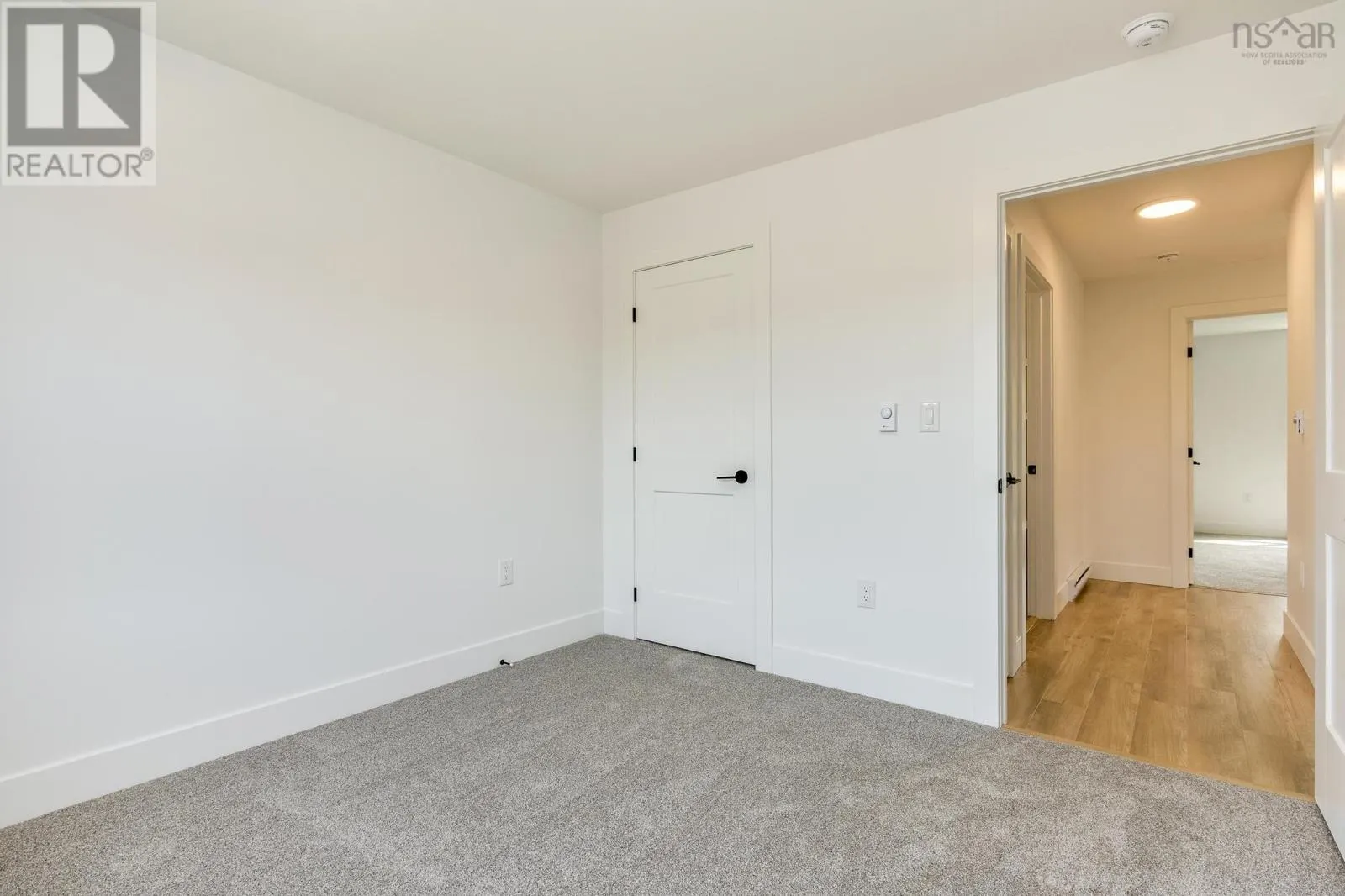 DA57 193 Darner Drive