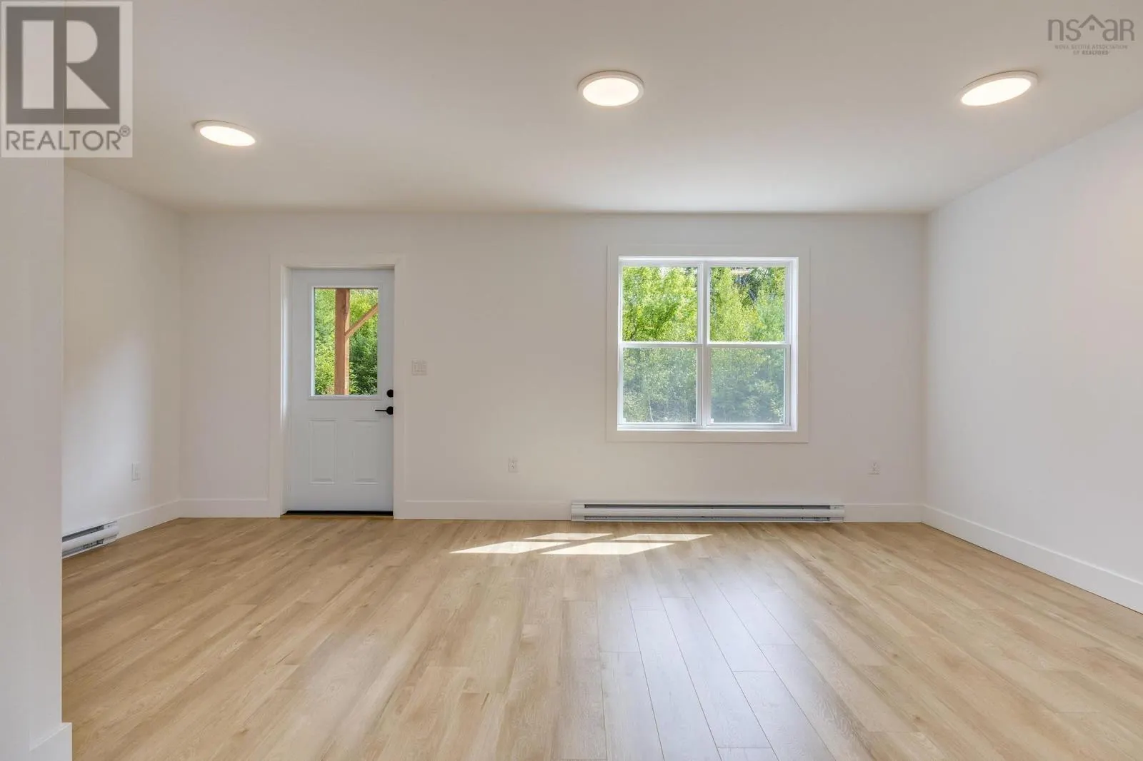 DA57 193 Darner Drive