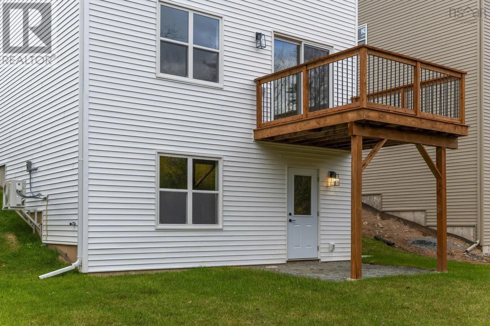 DA57 193 Darner Drive