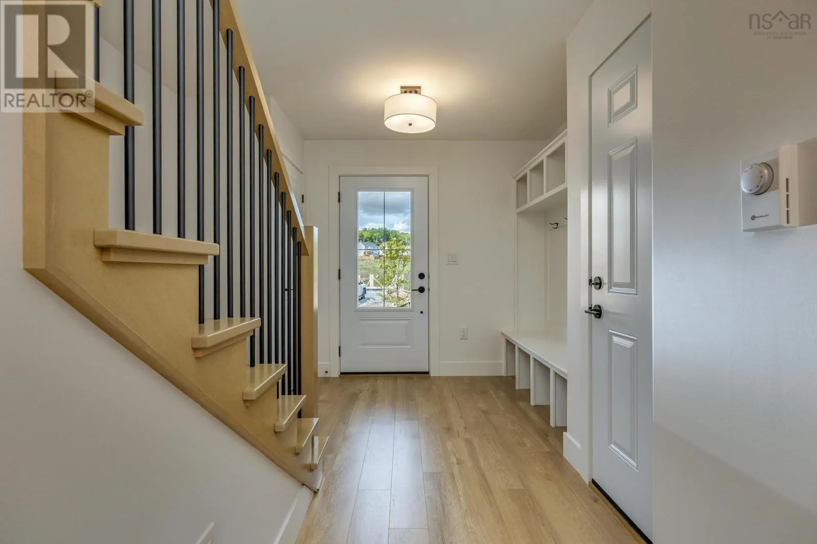 DA57 193 Darner Drive