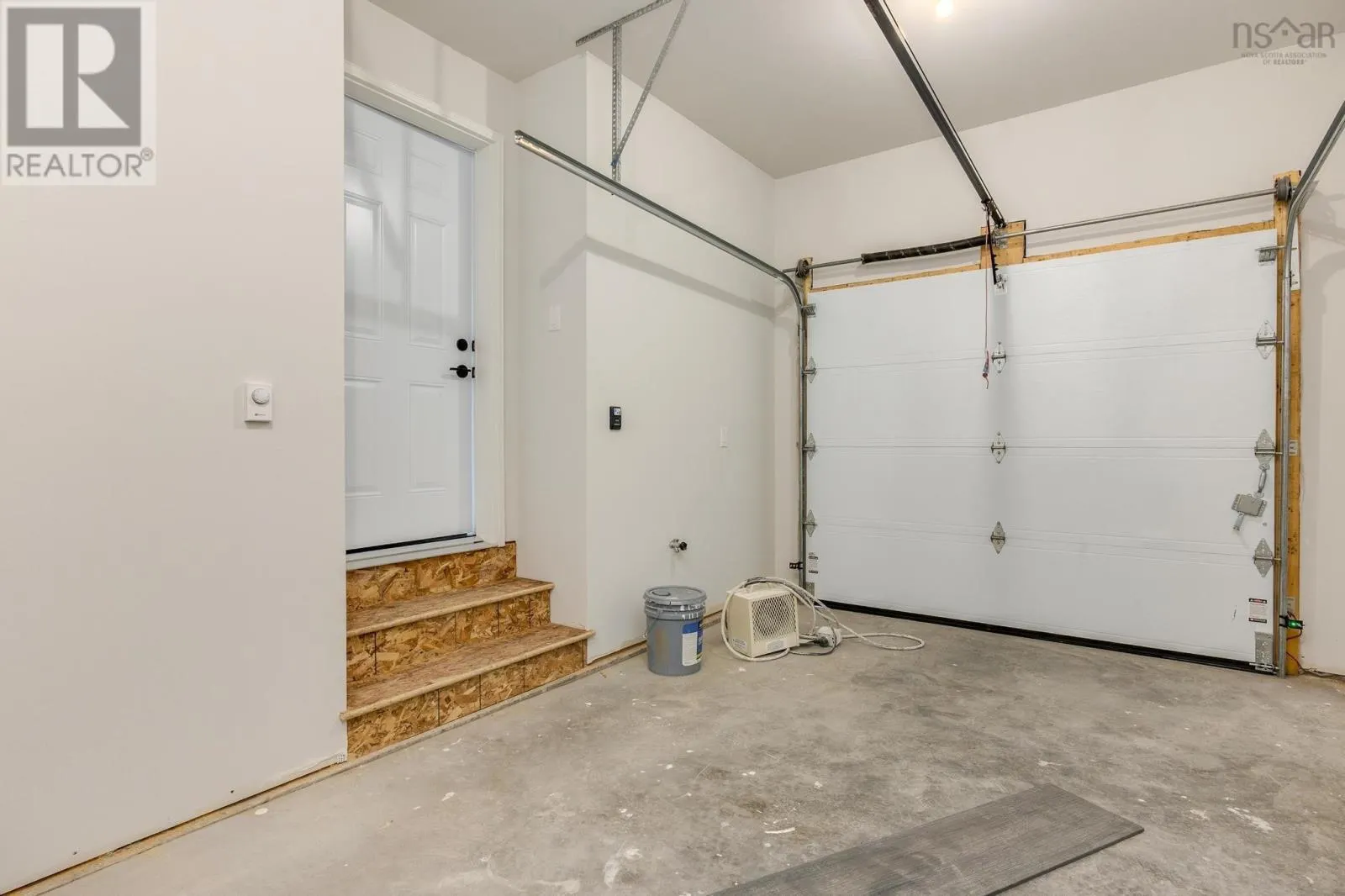 DA57 193 Darner Drive