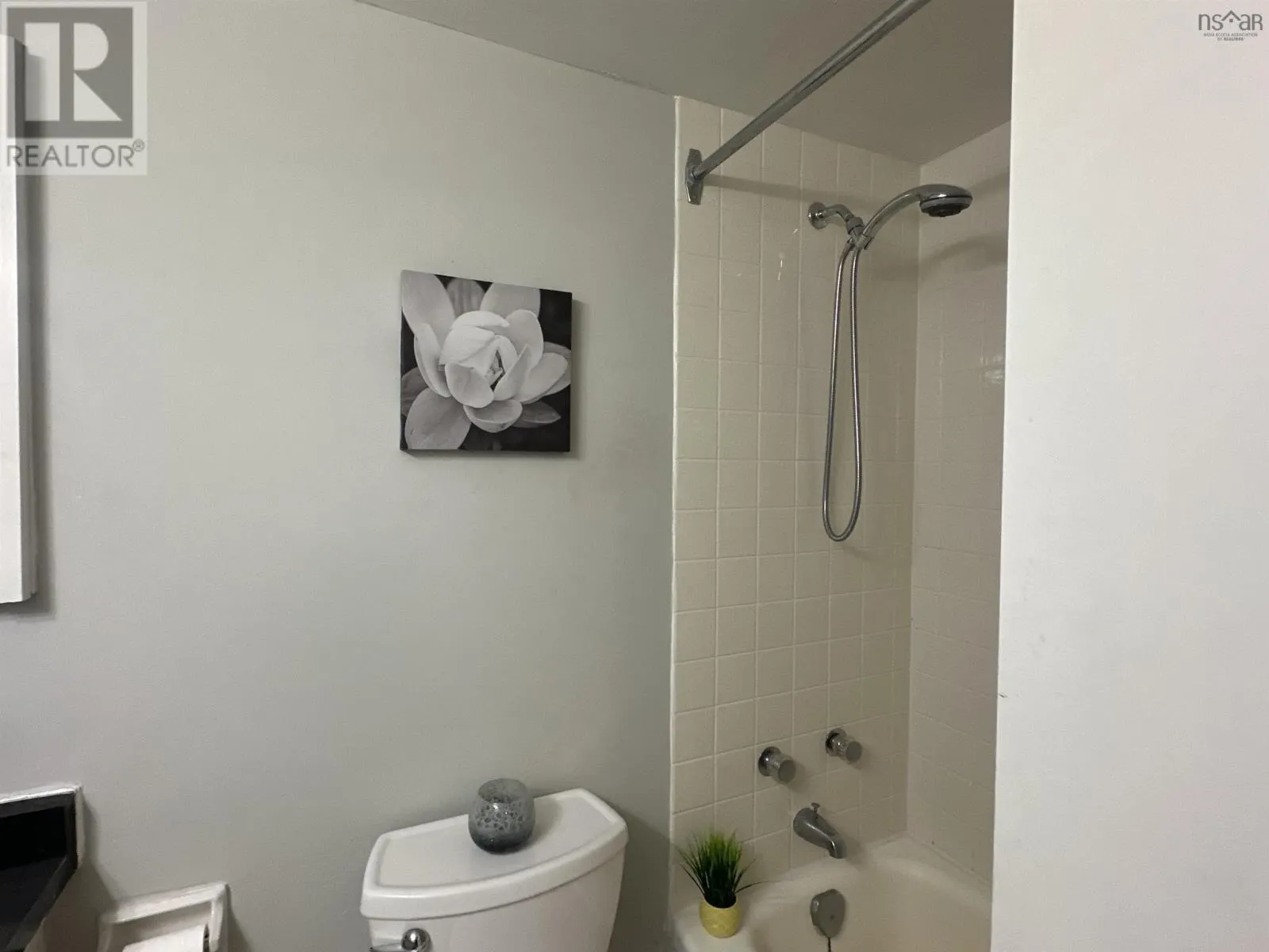 1602 5959 Spring Garden Road