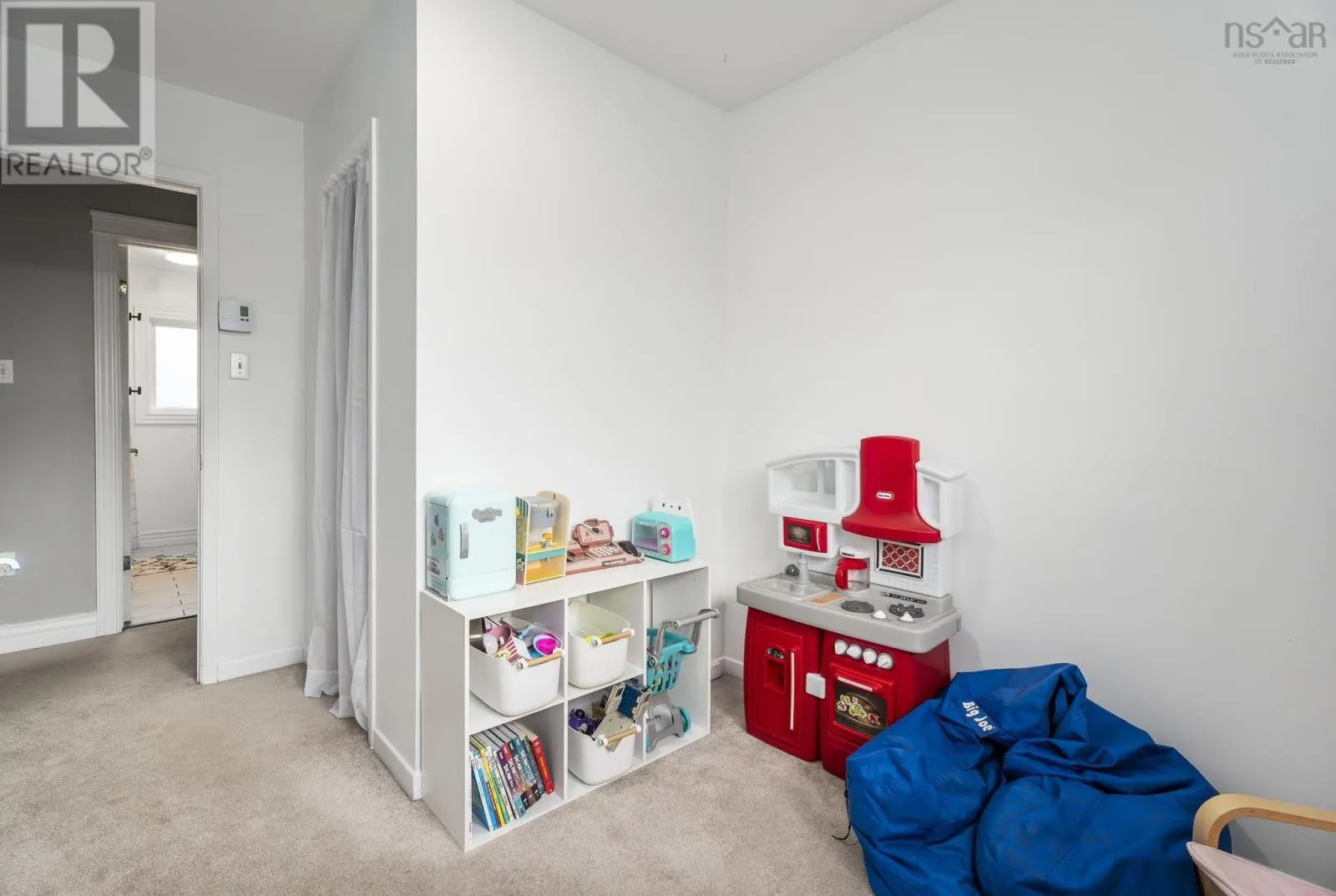 143 Amaranth Crescent