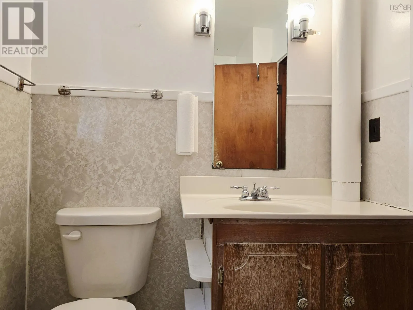 1764 Highway 6 Highway