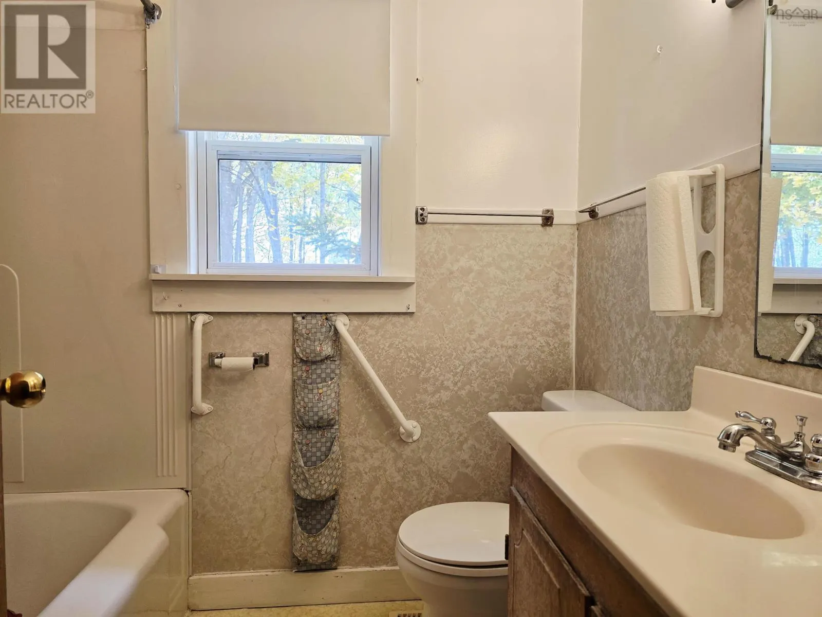 1764 Highway 6 Highway