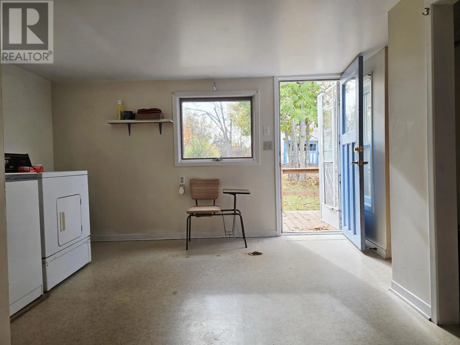 1764 Highway 6 Highway