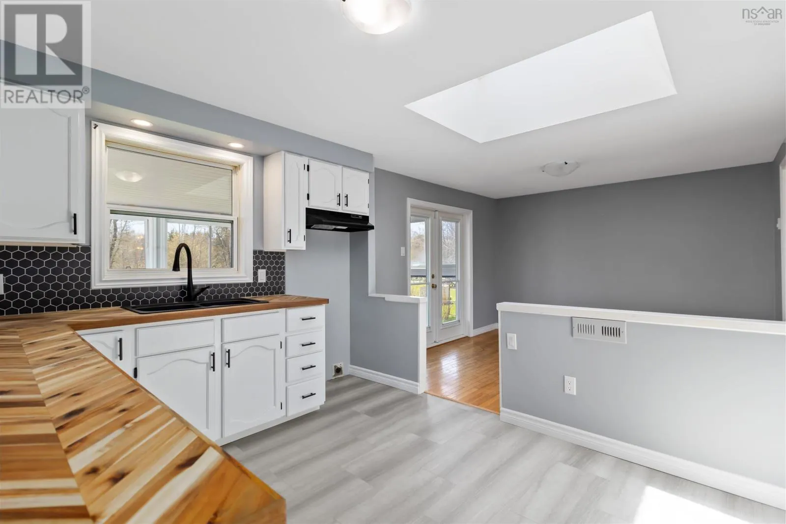 27 Uniacke Mines Road