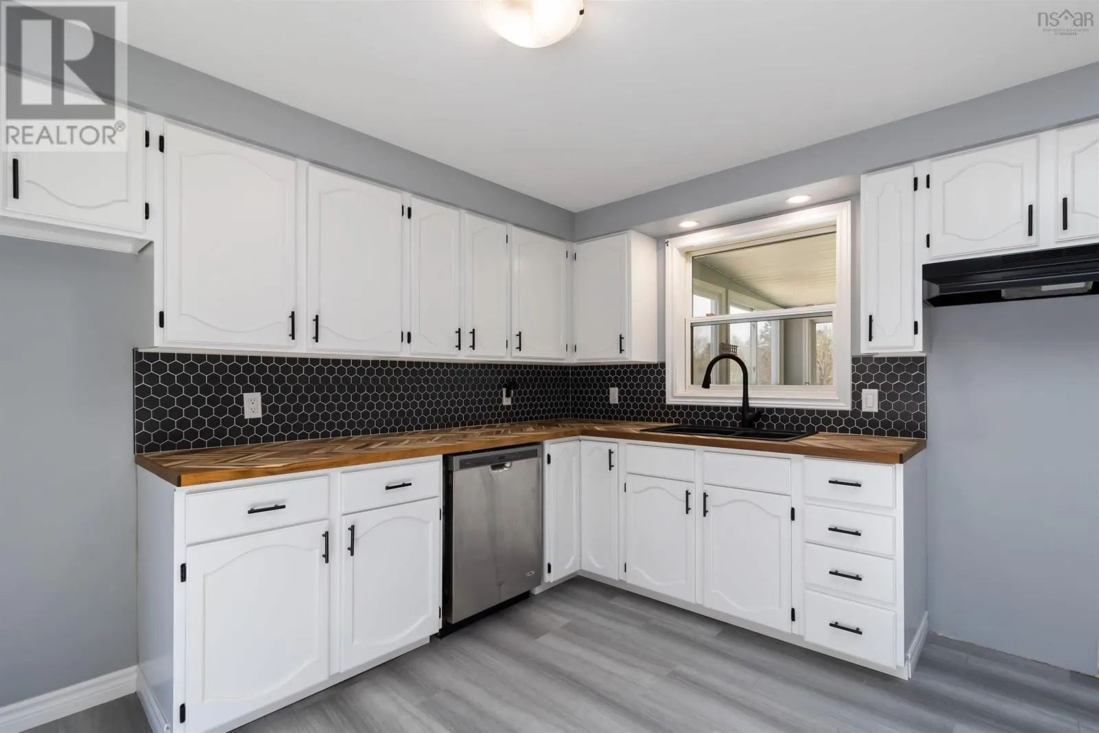 27 Uniacke Mines Road