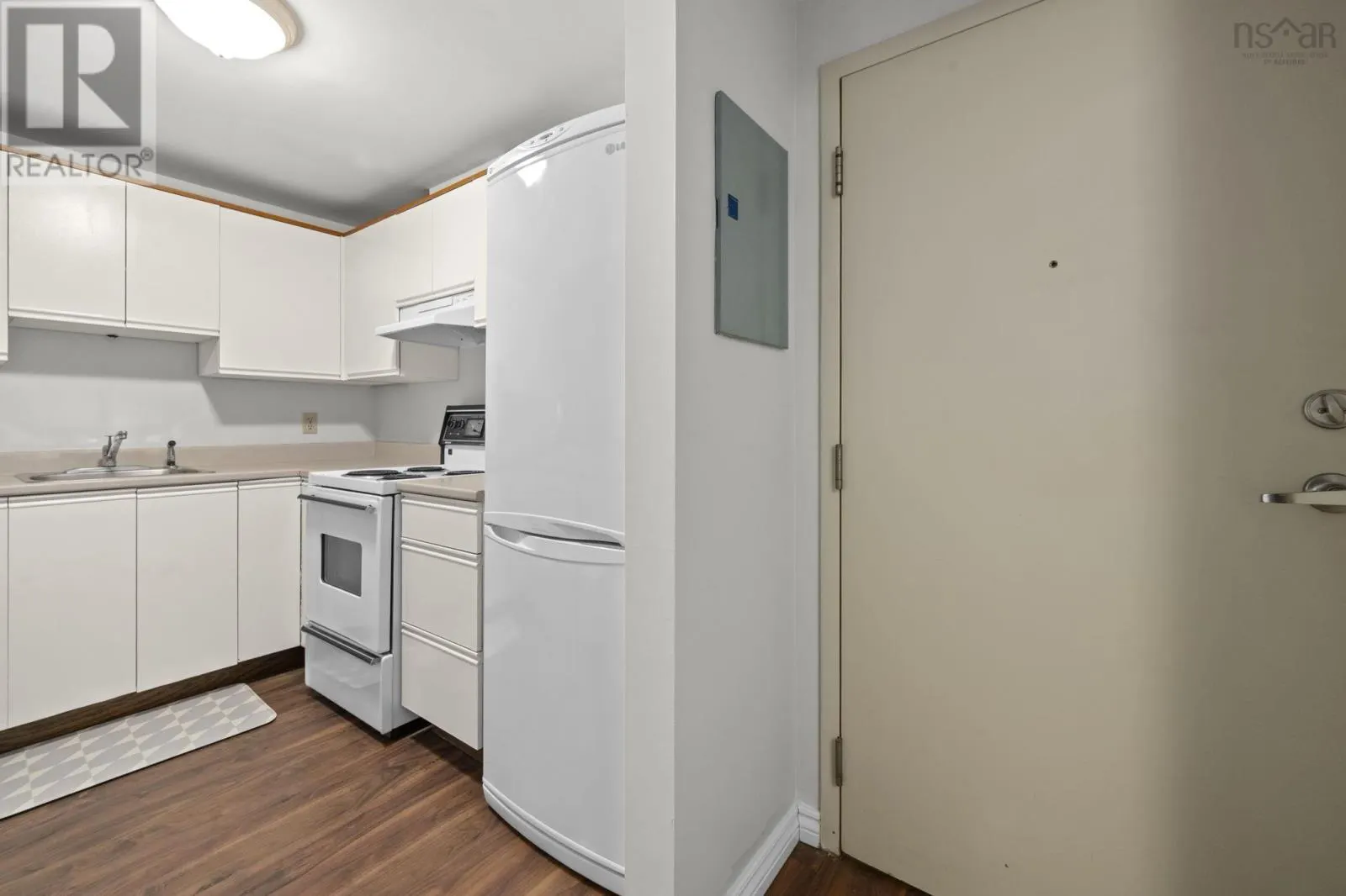 208 1326 LOWER WATER Street