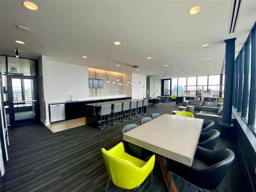 405 311 Hargrave Street