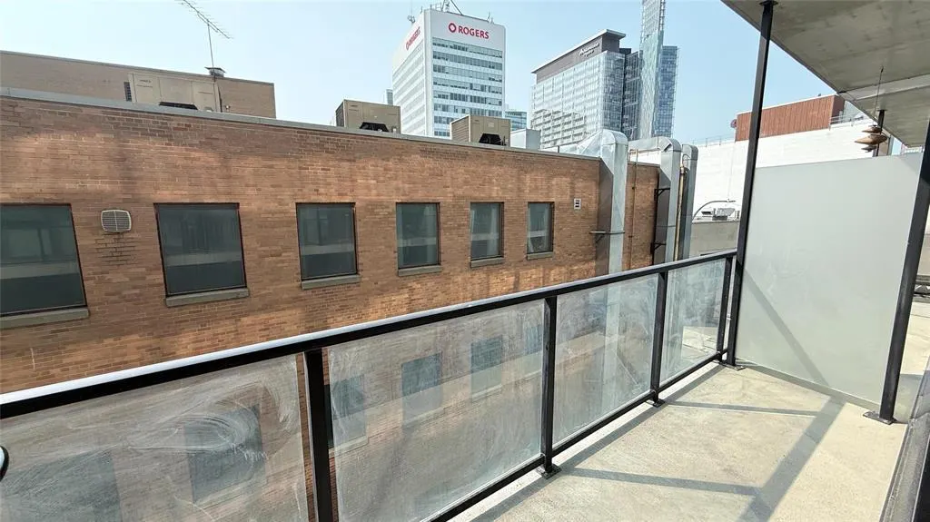 405 311 Hargrave Street