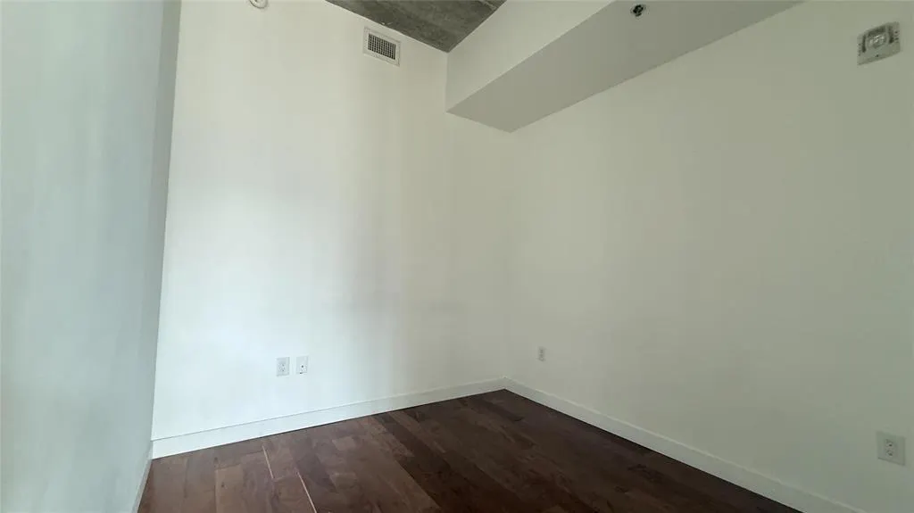 405 311 Hargrave Street