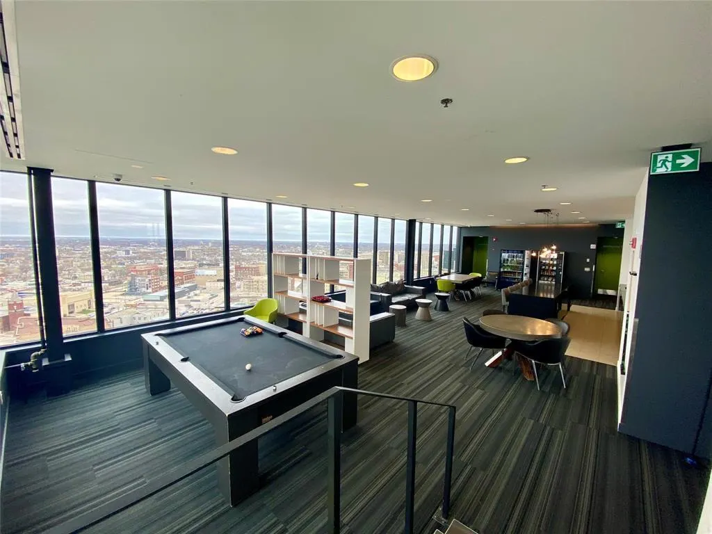 405 311 Hargrave Street