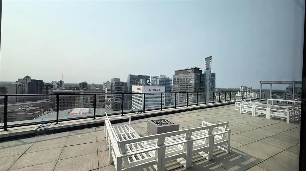 405 311 Hargrave Street