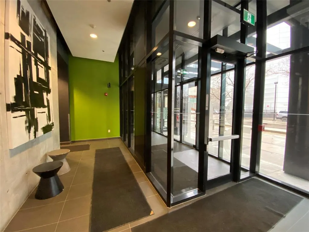 405 311 Hargrave Street